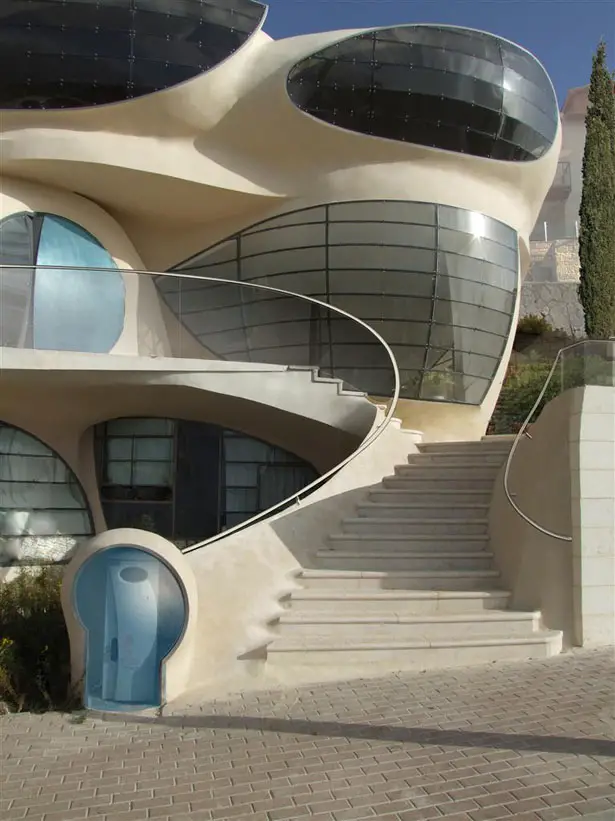 Biomorphic House by Pavie Architects