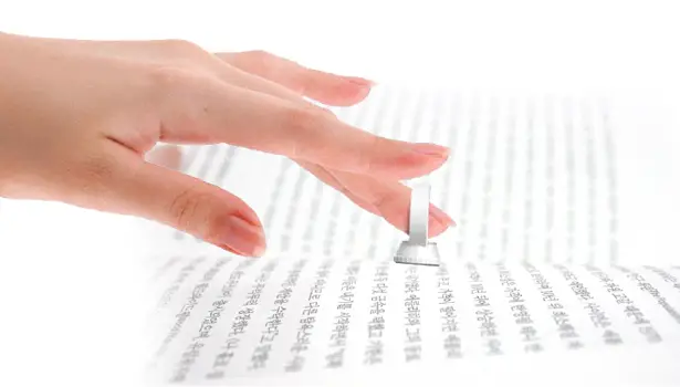 Eye Ring Braille Scanner by Jeong Yong