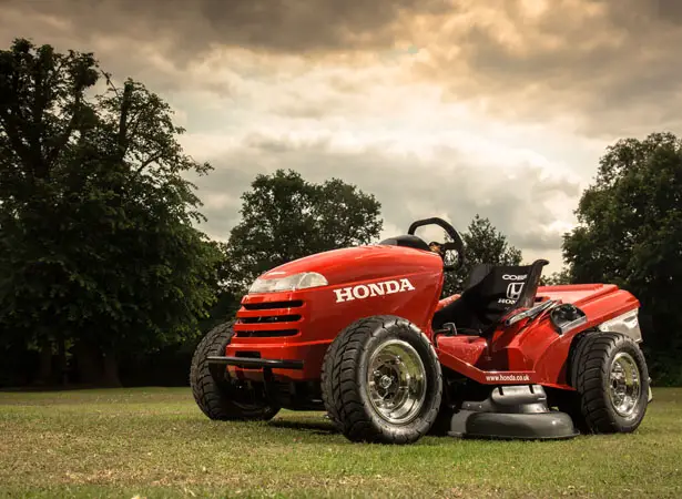 Honda HF2620 Lawn Tractor