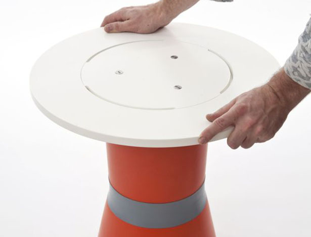 Inflatable Furniture - Inflatable Sidetable and Inflatable Stool by Philipp Beisheim