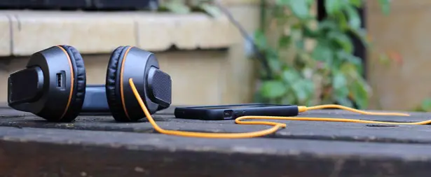OnBeat Solar Headphones by Andrew Anderson