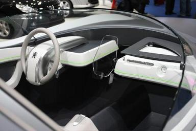 futuristic peugeot flux car concept