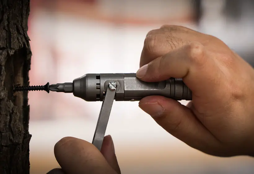 GripNGo Driver: Titanium Pocket Ratchet Screwdriver