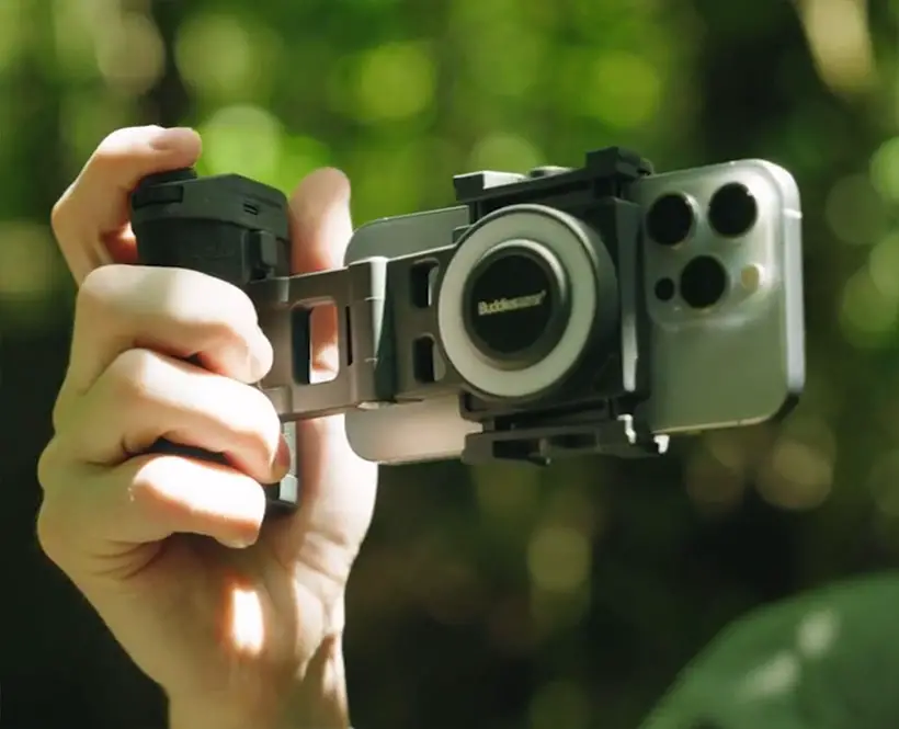 SNAPPY: Ergonomic Battery Grip for Mobile Phone