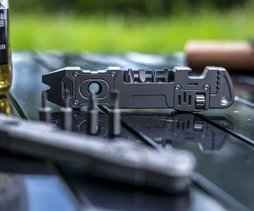 Comandi-CC Titanium EDC 6-IN-1 Multi-Tool Pry Bar