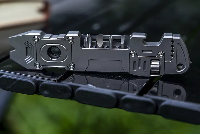 Comandi-CC Titanium EDC 6-IN-1 Multi-Tool Pry Bar