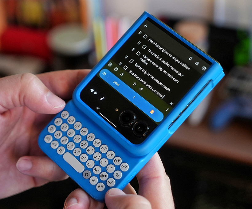 Clicks Keyboard Accessory for Android Smartphone