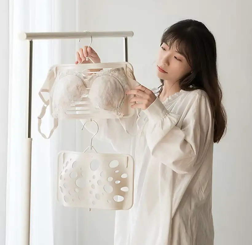Bras Up 3D-printed Hanger for Bras by Joyce Lai