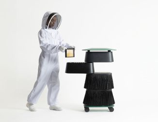 Andreu World Host Modular Beehive for Nomadic Beekeeping