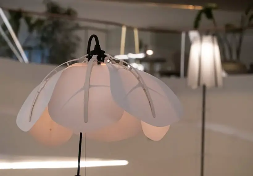 Bloomlight S Responsive Lightning Object by VOUW