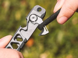 TISUR Titanium EDC Pry Bar – Simple Yet Handy Tool for Camping
