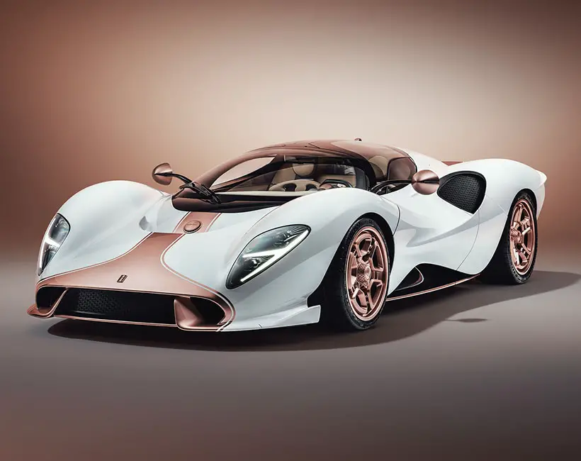 De Tomaso P72 Car Features Full Carbon Fiber Body and Traditional Analogue Dials