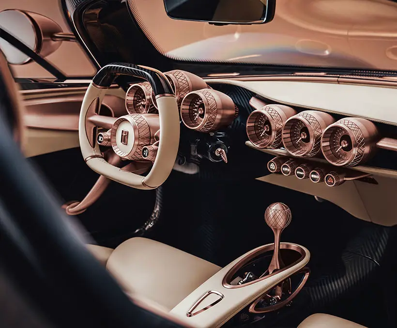 De Tomaso P72 Car Features Full Carbon Fiber Body and Traditional Analogue Dials