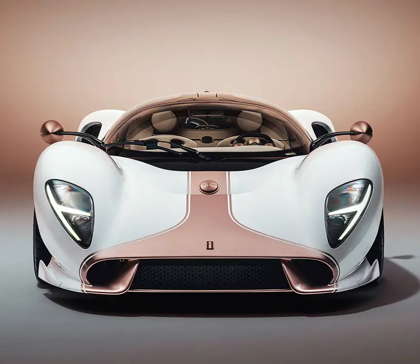De Tomaso P72 Car Features Full Carbon Fiber Body and Traditional Analogue Dials