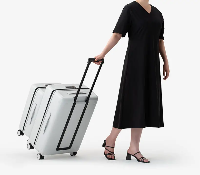 Jollying Dots Luggage by Ponti Design Studio