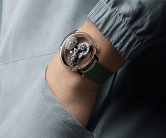 MB&F SP One Is MB&F Slimmest and Smallest Watch With Mechanical Illusion of Movement