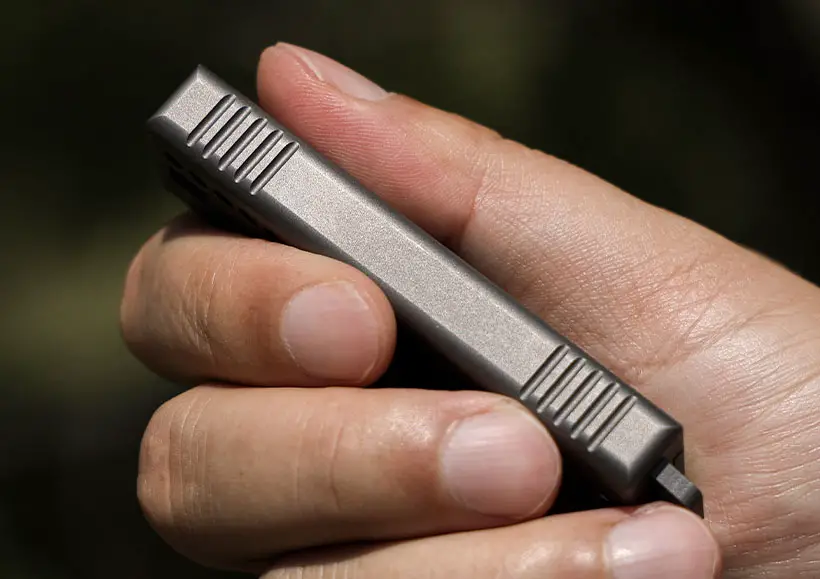 TiRoto – Titanium EDC Utility Knife with a Snap-Flick Action