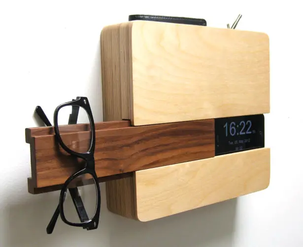 A Design Award 2012-2013 winners - The Butler Home Organizer/Wall Clock by Curtis Micklish