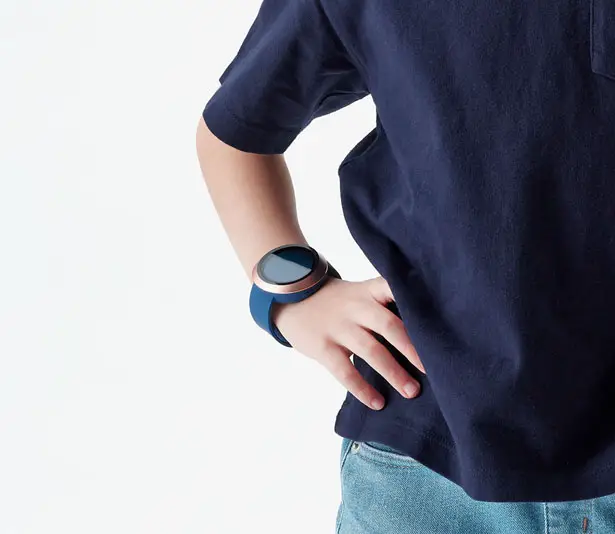 AKI Smartwatch for Children by Kim Seungwoo & Ha Kyumin