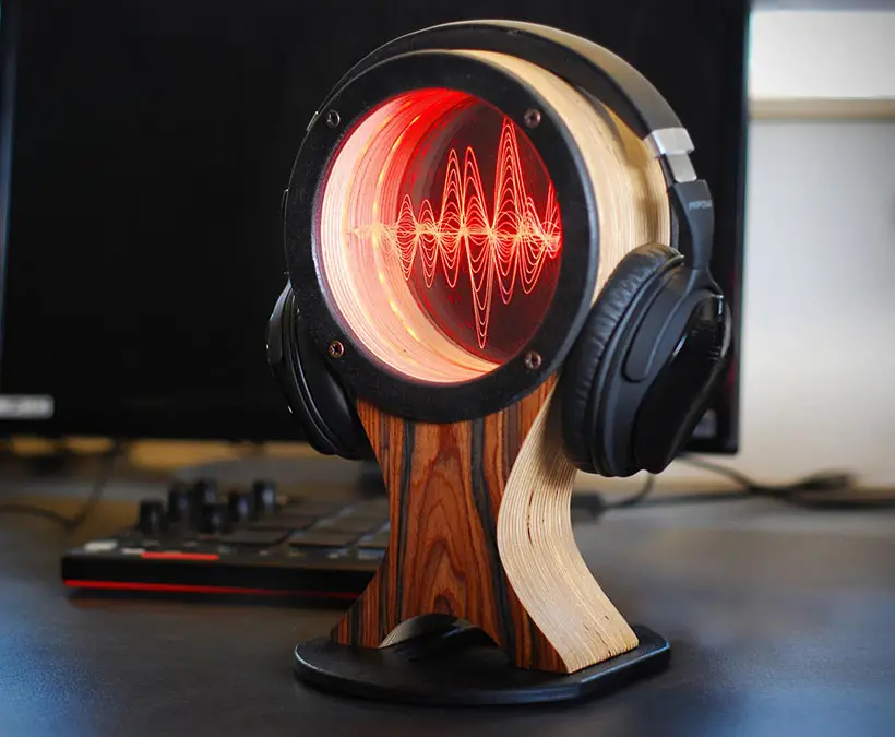 LED Headphone Stand Also Functions As a Cool Lantern