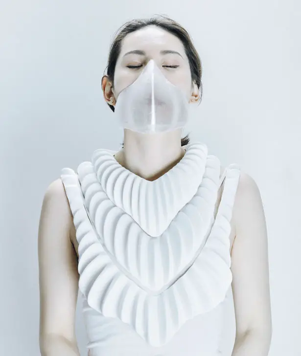 AMPHIBIO 3D-Printed Amphibious Garment for Aquatic Future by Jun Kamei