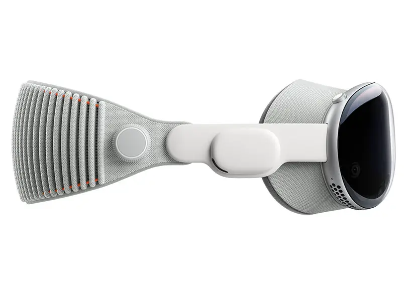Apple Vision Pro AR/VR Headset Creates Your Own Personal Theater