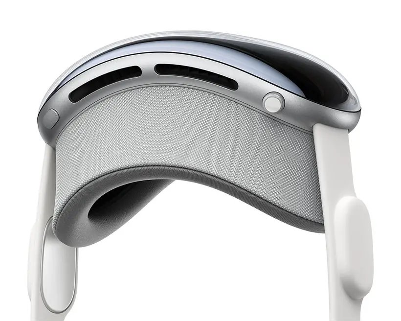 Apple Vision Pro AR/VR Headset Creates Your Own Personal Theater