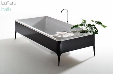 AQ Hayon Bathtub by Jamie Hayon