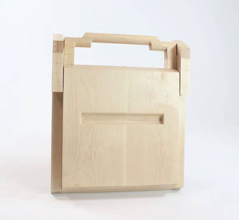 Attache Folding Stool by Chi-Hao Chiang