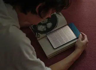 AwesomePre Book Light Provides Comfortable Light for Reading