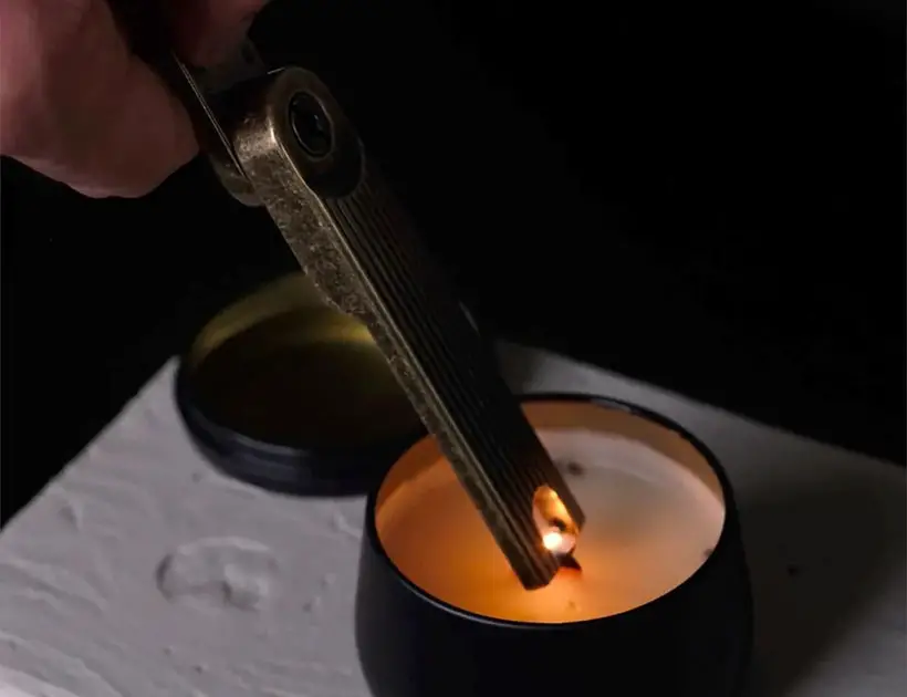 Barebones Pivot Arc Electric Plasma Lighter