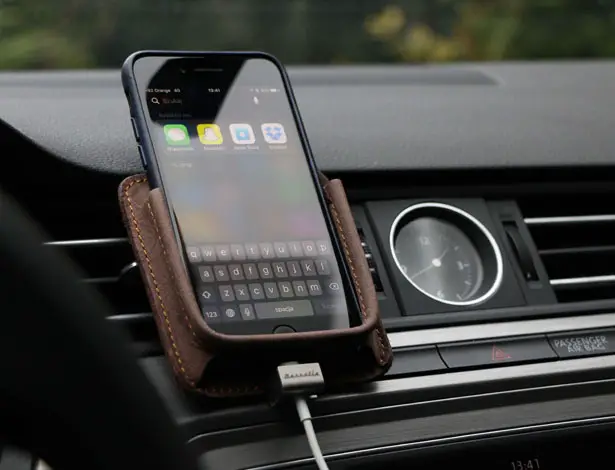 Berrolia iPhone 7 Car Mount by Andre Fangueiro