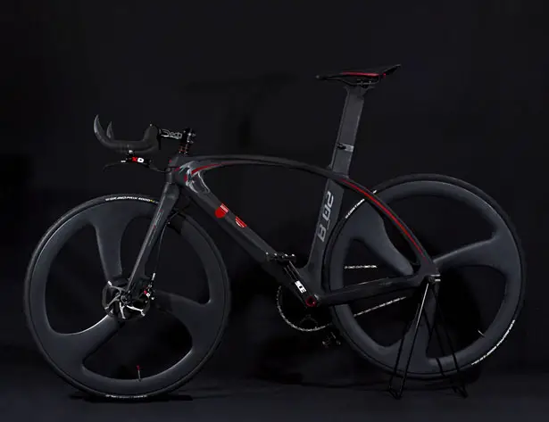 BestiaNera Hybrid Bike by Romolo Stanco for T°RED