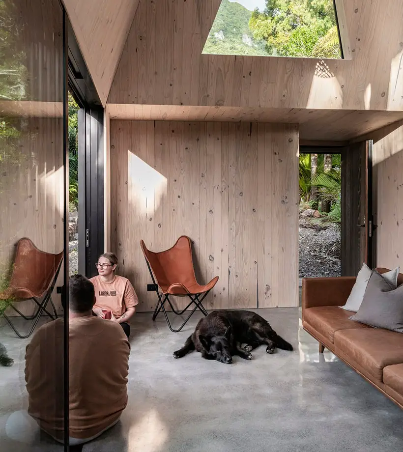 BIV Cabin by Fabric Architecture