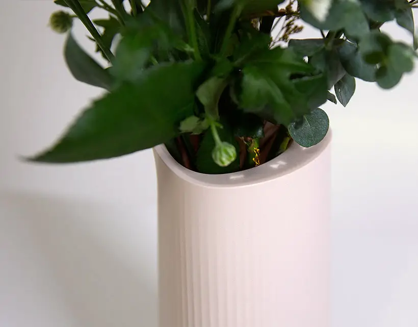 Blooming Product Speaker and Vase in One by Yeongseok Go