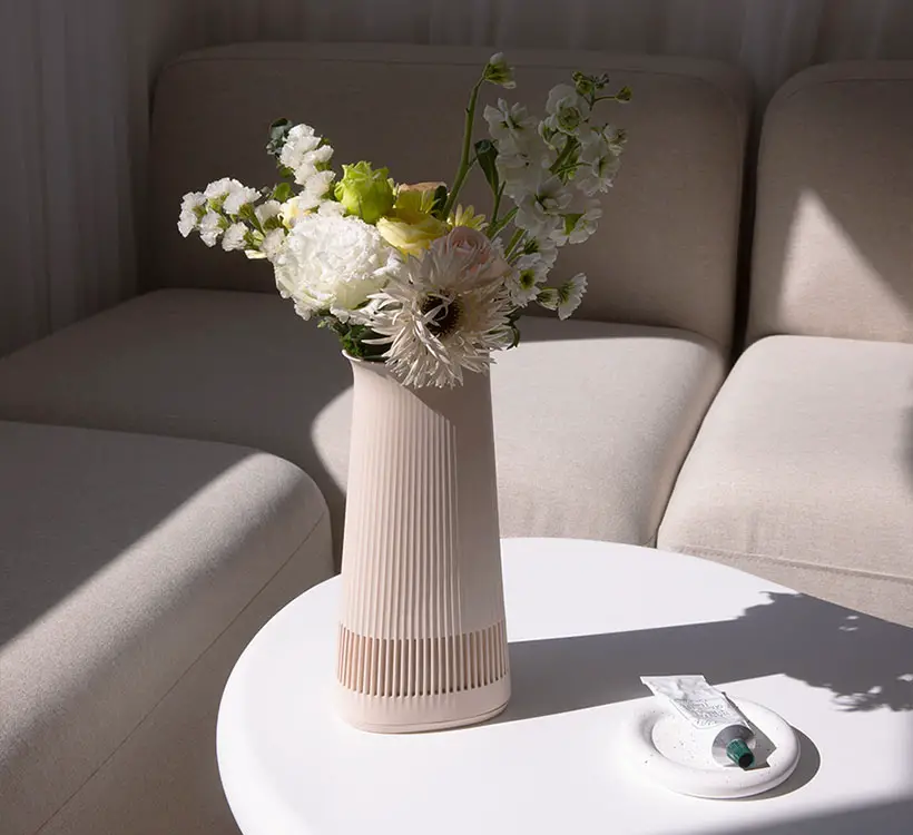 Blooming Product Speaker and Vase in One by Yeongseok Go