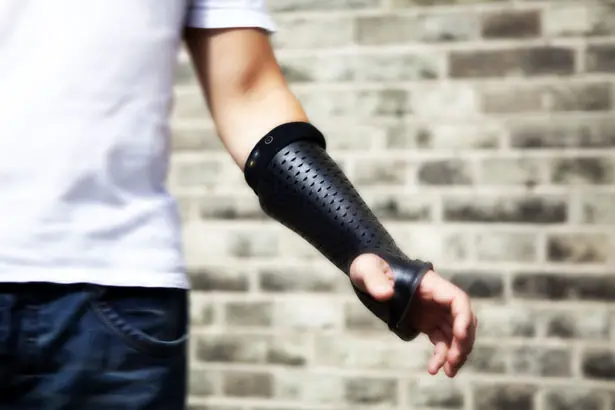 Bones Orthopedic Cast with Sensors by Pedro Nakazato Andrade