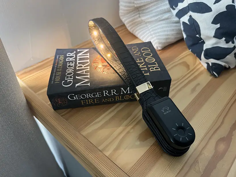 Bowio 2.0 - Practical and Portable Reading Light for Book Lovers