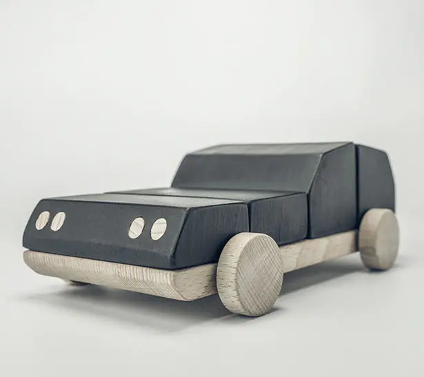 BRUMM Wooden Car Toy by Unai Rollan