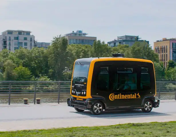 Continental Future Mobility Combines Autonomous Shuttles and Delivery Dog Robots