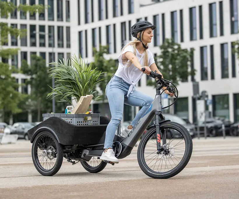 CUBE Concept Dynamic Cargo inspired by BMW