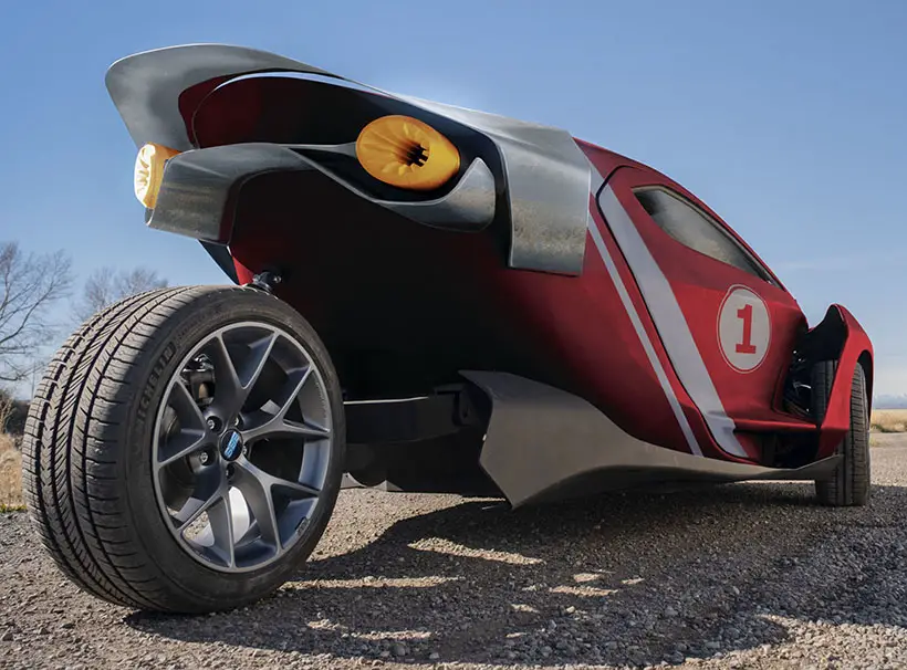 Daymak Spiritus Three-Wheel All Electric Vehicle Will Mine Cryptocurrency When Parked