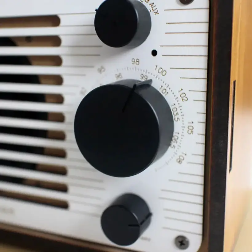 Build Your Own Bluetooth and FM Radio