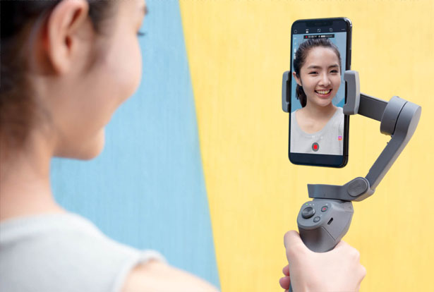 DJI Releases DJI Osmo Mobile 3, Foldable Gimbal for Smartphones