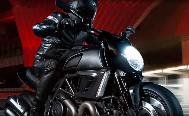 Ducati Diavel Dark