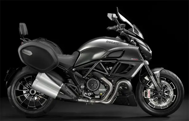 Ducati Diavel Strada Features Muscular Body With Delicate Touch