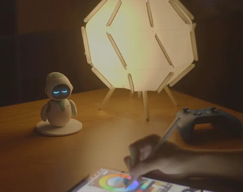 EILIK Bot - Cute Little Companion Robot on Your Desktop with