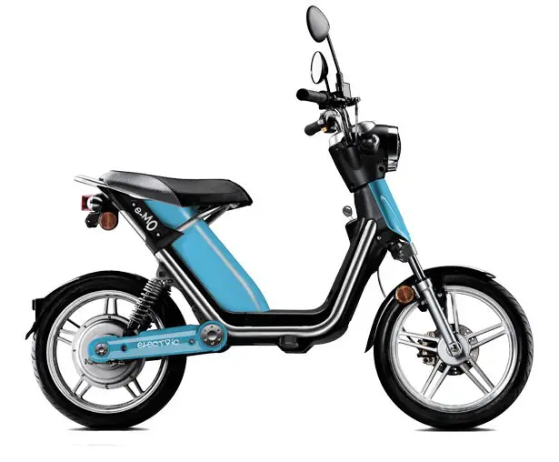 Mantra e-Mo+ compact scooter