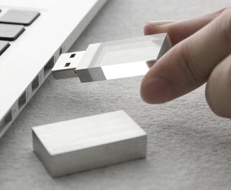Jewel-like Empty Memory Transparency USB Stick Is Hand-Polished by Craftsmen