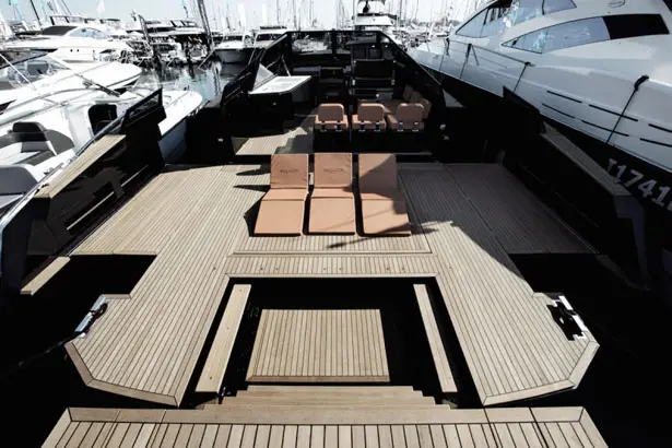 Evo 43 Expandable Yacht by Blu Martin